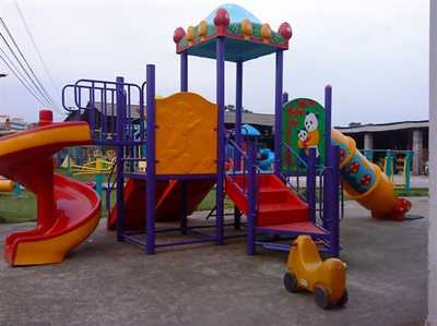 孩子玩幼兒園滑梯注意危險系數高嗎？